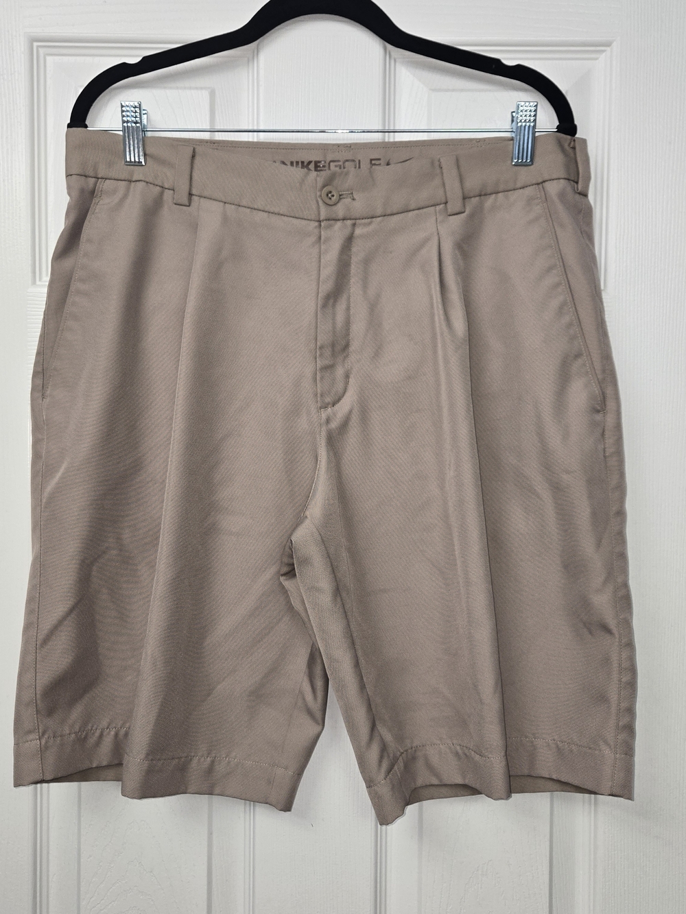 ​Nike Golf Men’s Pleated Performance Shorts | Size 34 Khaki Tan
